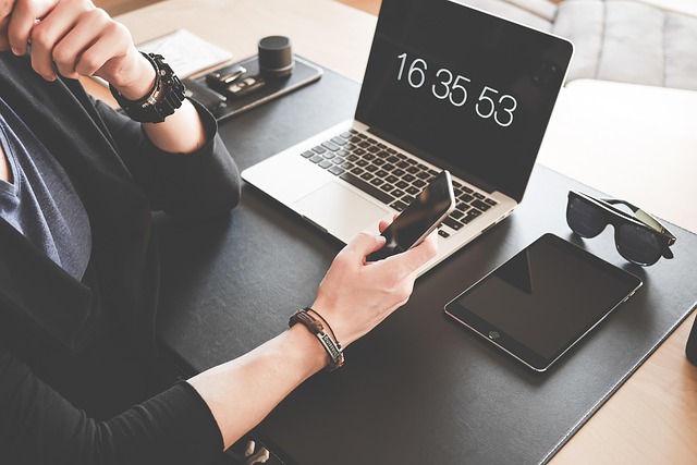 Perbedaan Kerja di Startup vs Perusahaan Multinasional